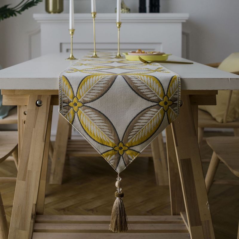 Table Runner Modern Leaf Jacquard