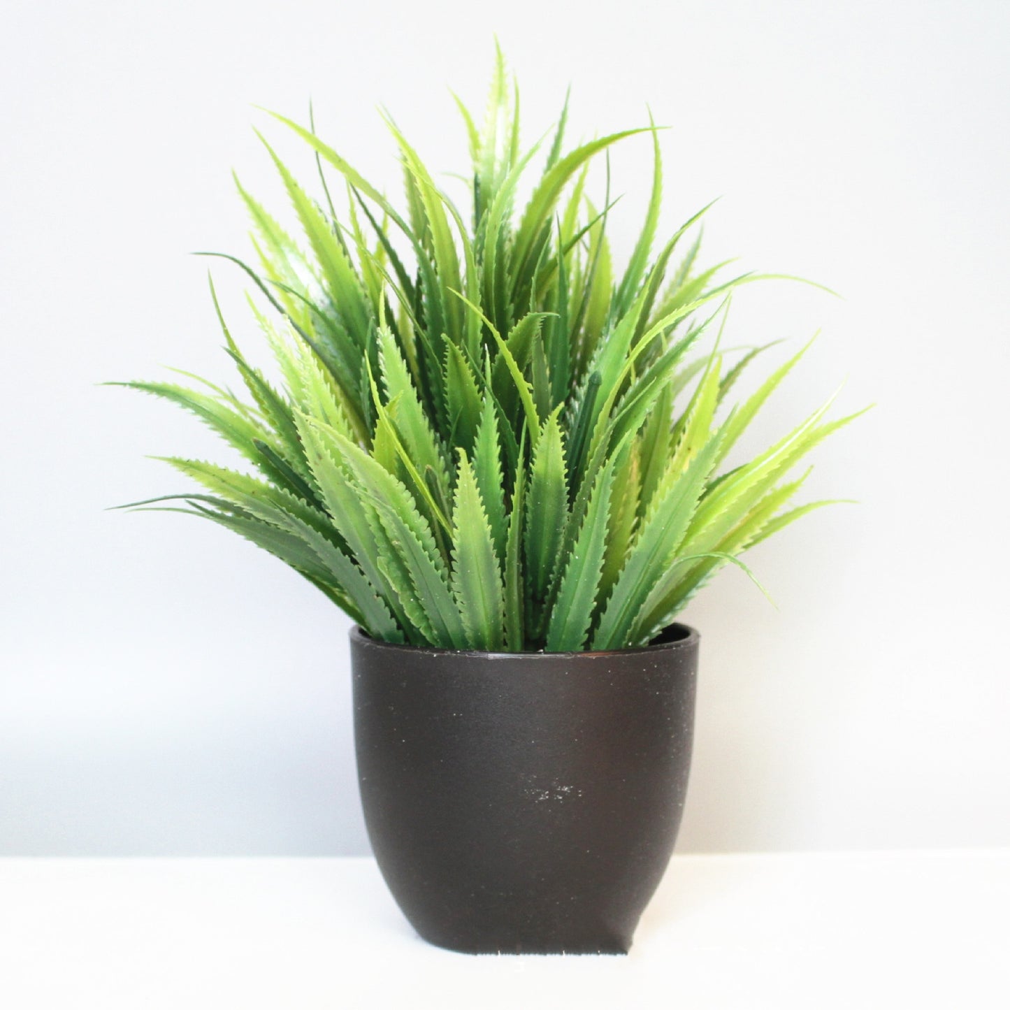 Faux bonsai,  Simulated Indoor and Outdoor Decoration Plastic Bonsai Eucalyptus Small Pot Plant